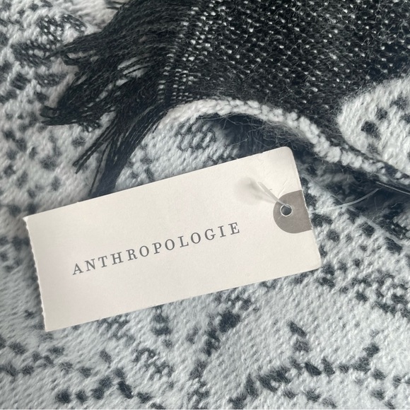 NWT 💙 anthropologie fur scarf - Picture 5 of 6